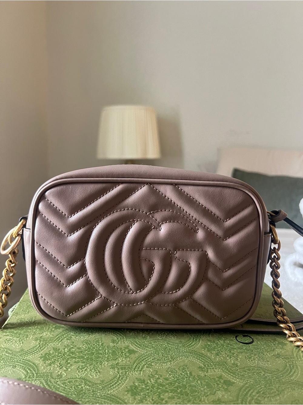 Gucci taupe matelassé GG Marmont small camera crossbody bag - Picture 3 of 5